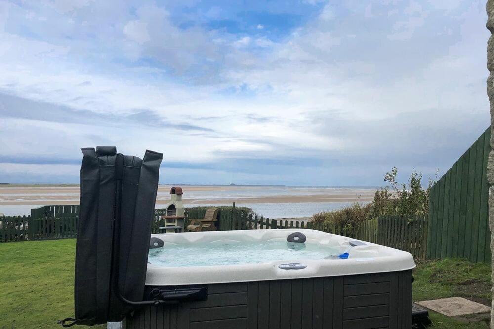 Heather Cottages - Grey Seal แบมบะระ ภายนอก รูปภาพ